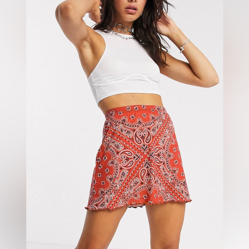 Crinkle Hem Mini Skirt in Bandana Print